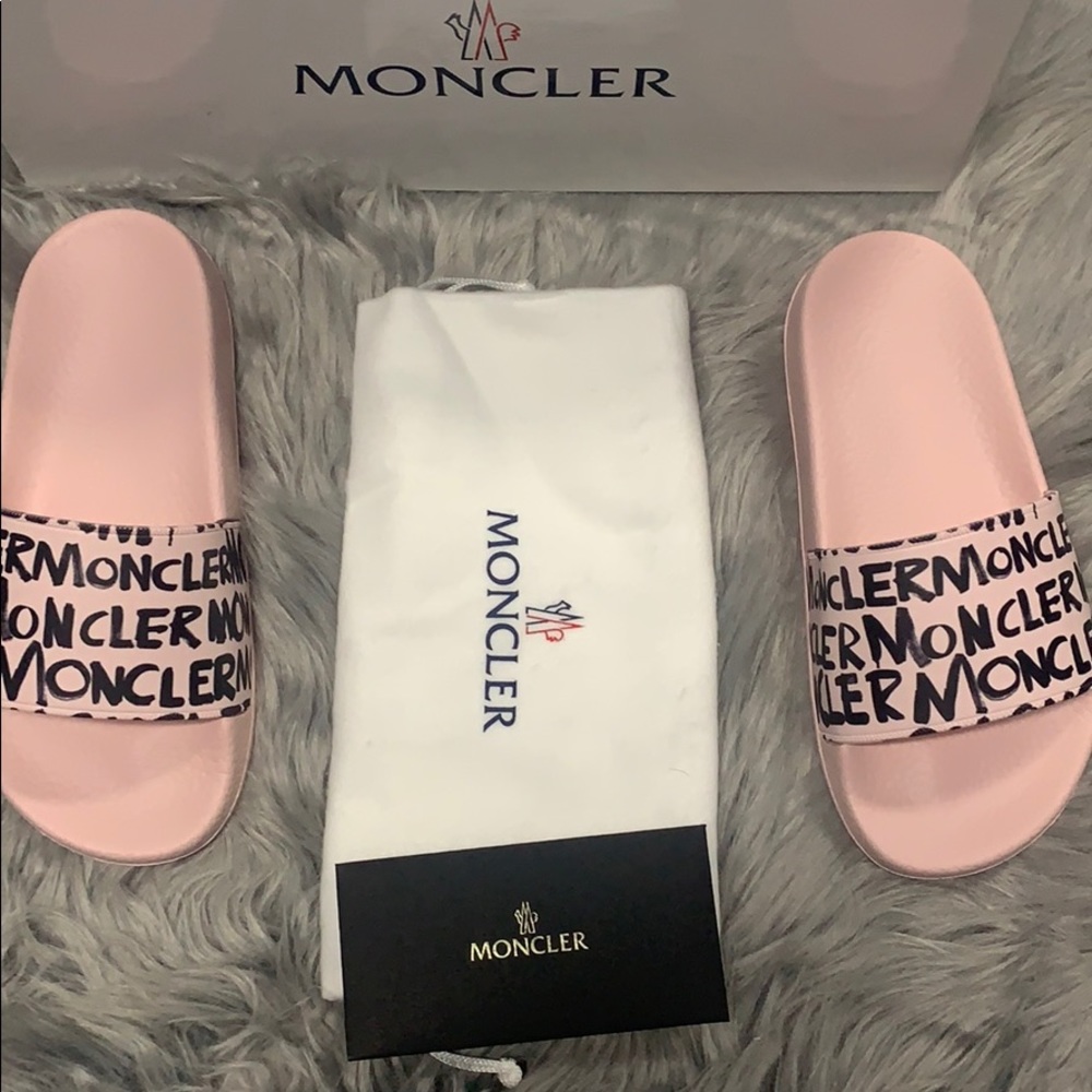 Moncler - Picture 2 of 6